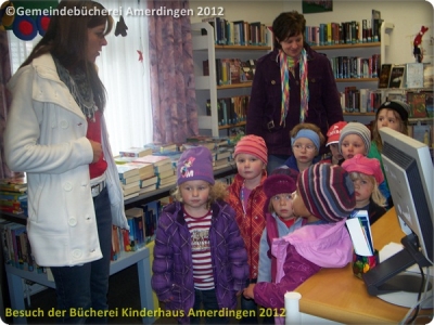 Büchereibesuch des Montessori - Kinderhaus St. Vitus Amerdingen 10.10.2012_6